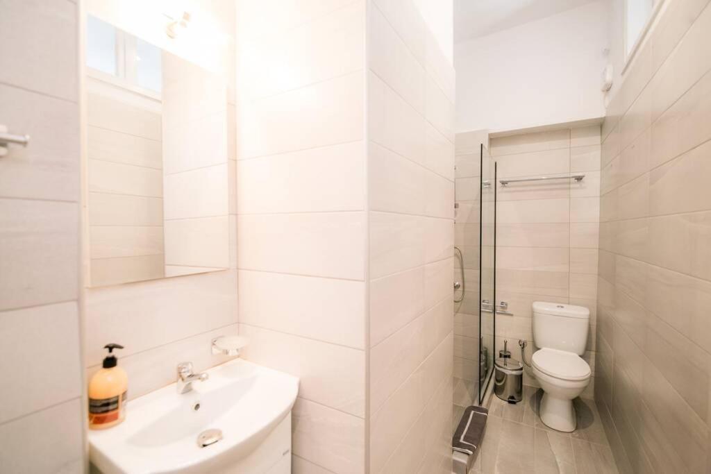 Belajo Central Apartment And Jacuzzi !! Volos Exteriör bild